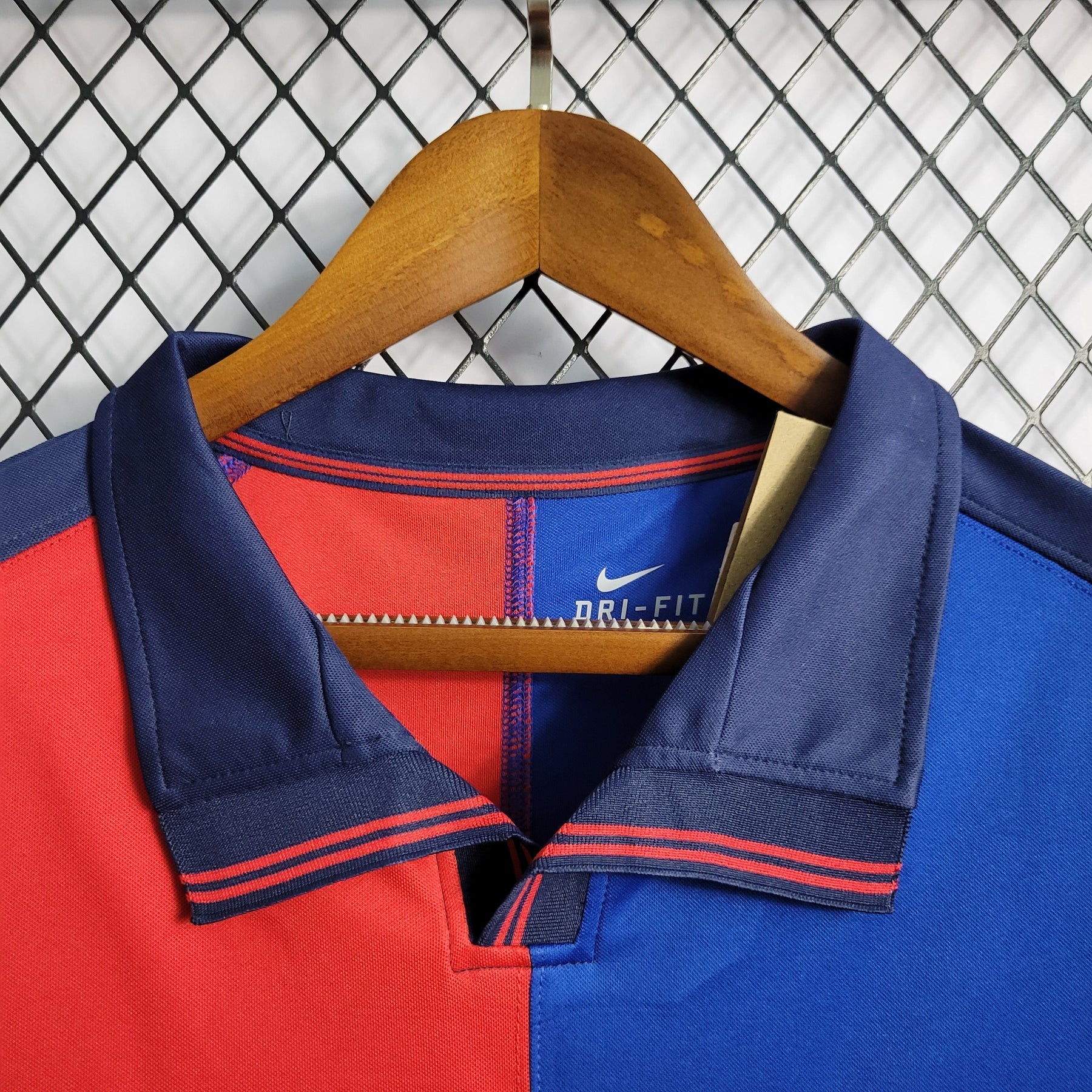 Camisa Barcelona Edição Comemorativa 100 Anos - Versão (Retrô) Manga Comprida
