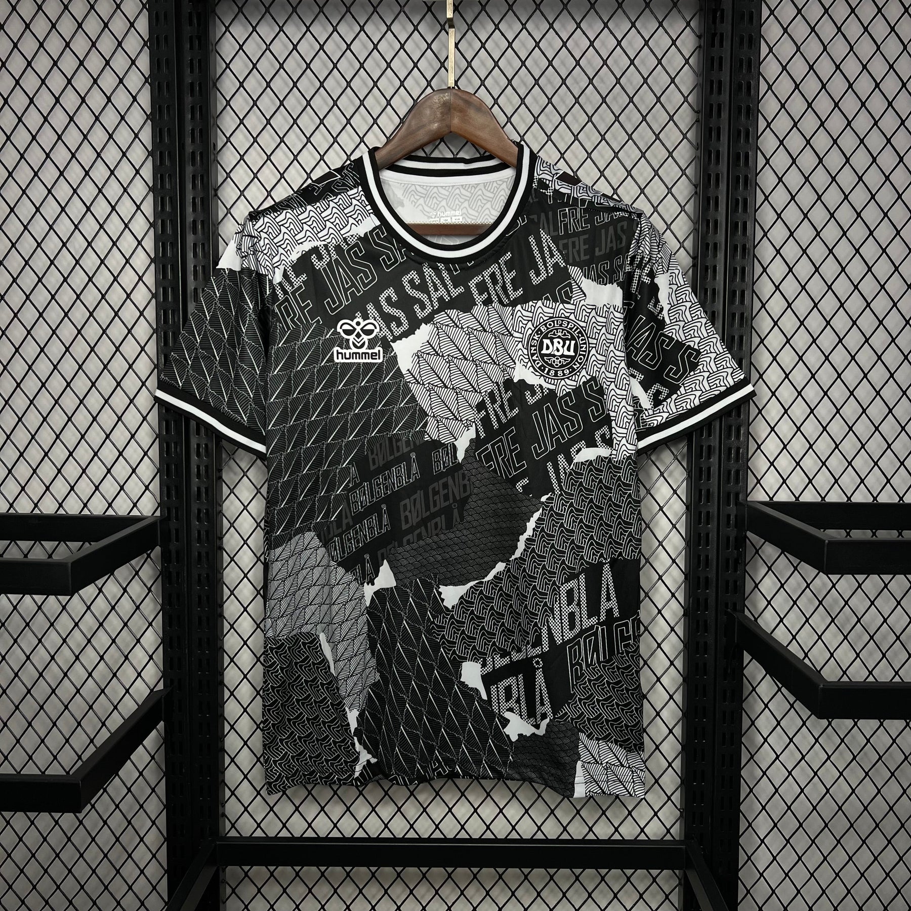 Camisa Dinamarca Pré-Jogo 24/25 - Versão (Torcedor) Masculina