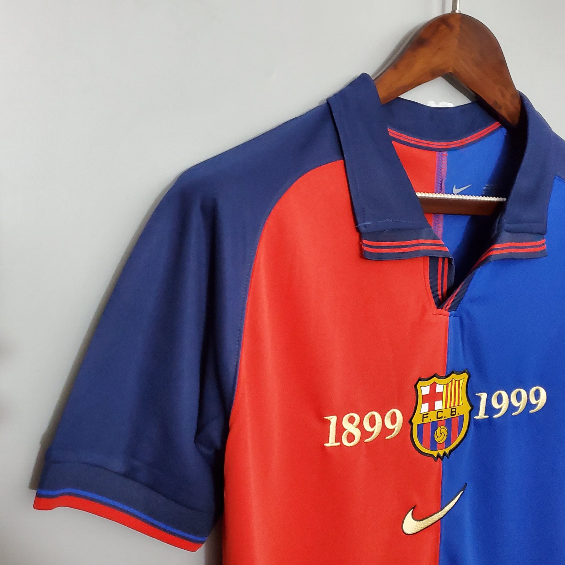 Camisa Barcelona Edição Comemorativa 100 Anos - Versão (Retrô)