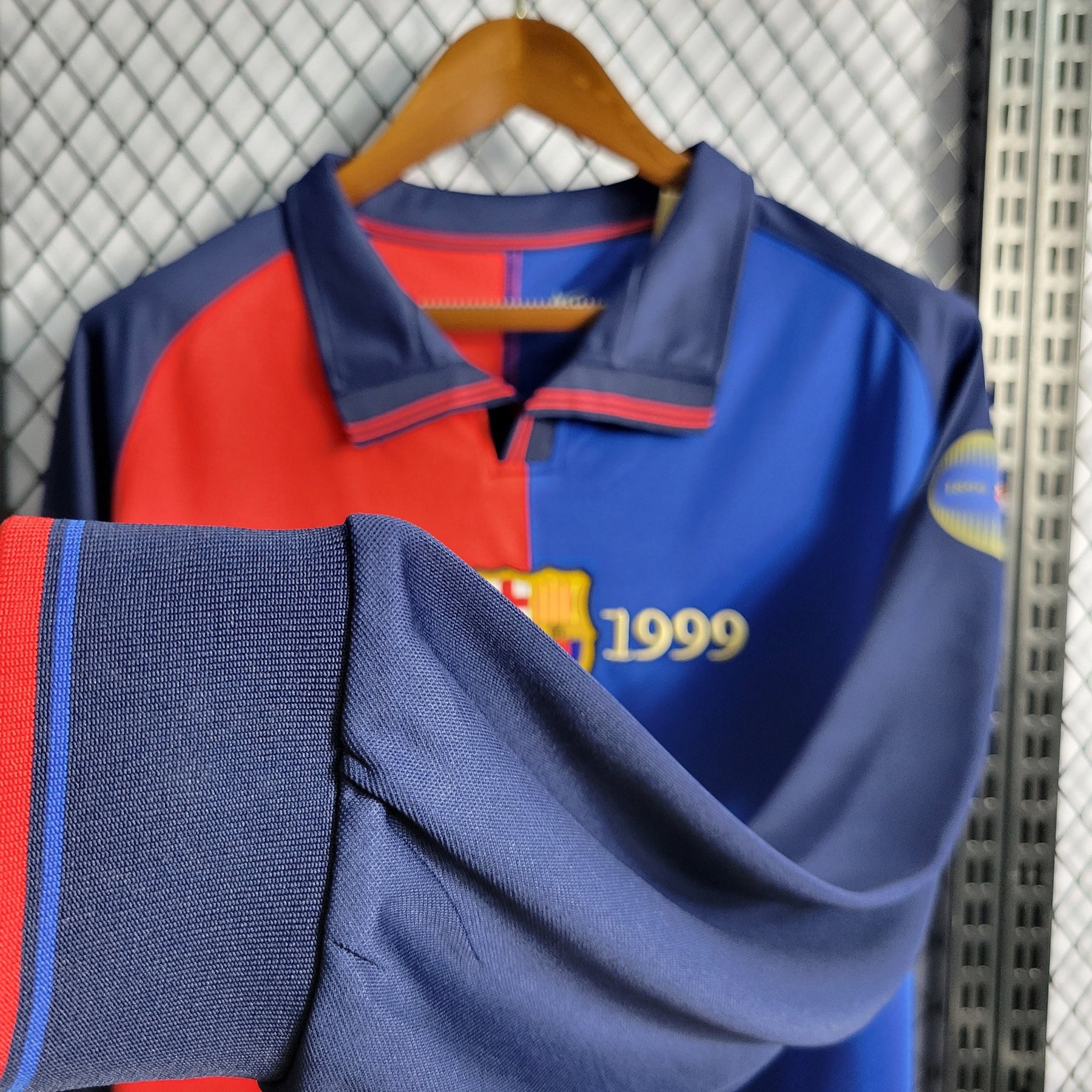 Camisa Barcelona Edição Comemorativa 100 Anos - Versão (Retrô) Manga Comprida