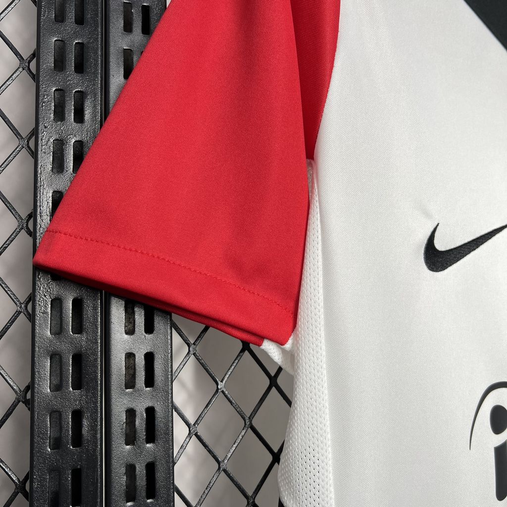 Camisa Frankfurt Home 24/25 - Nike (Torcedor) Masculina