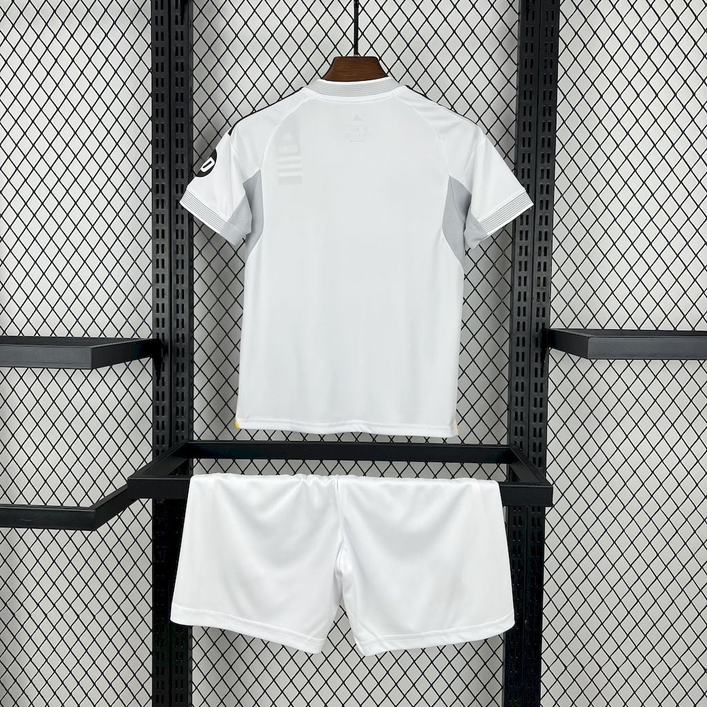 Kit Infantil Real Madrid 25/26 Home