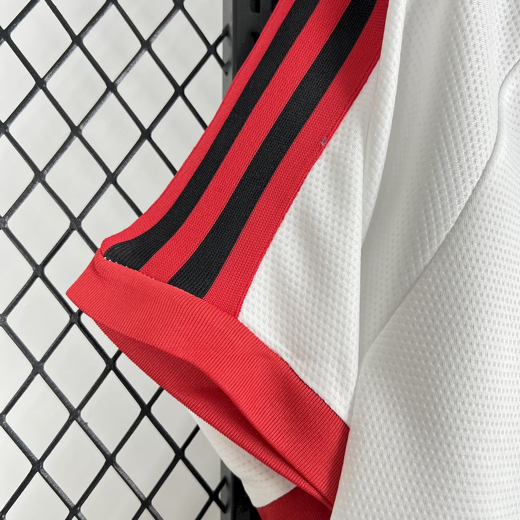 Camisa Flamengo Away 1981 - Versão (Retrô)