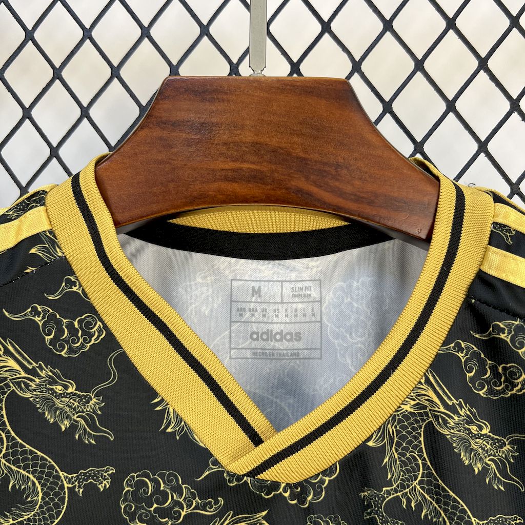 Camisa Real Madrid Black Golden Dragon Edition 25/26 - (Torcedor) Masculina
