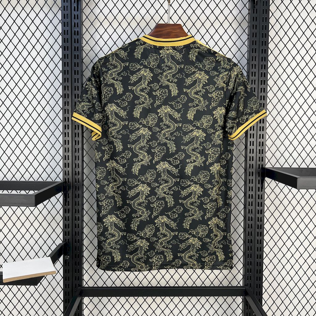 Camisa Real Madrid Black Golden Dragon Edition 25/26 - (Torcedor) Masculina