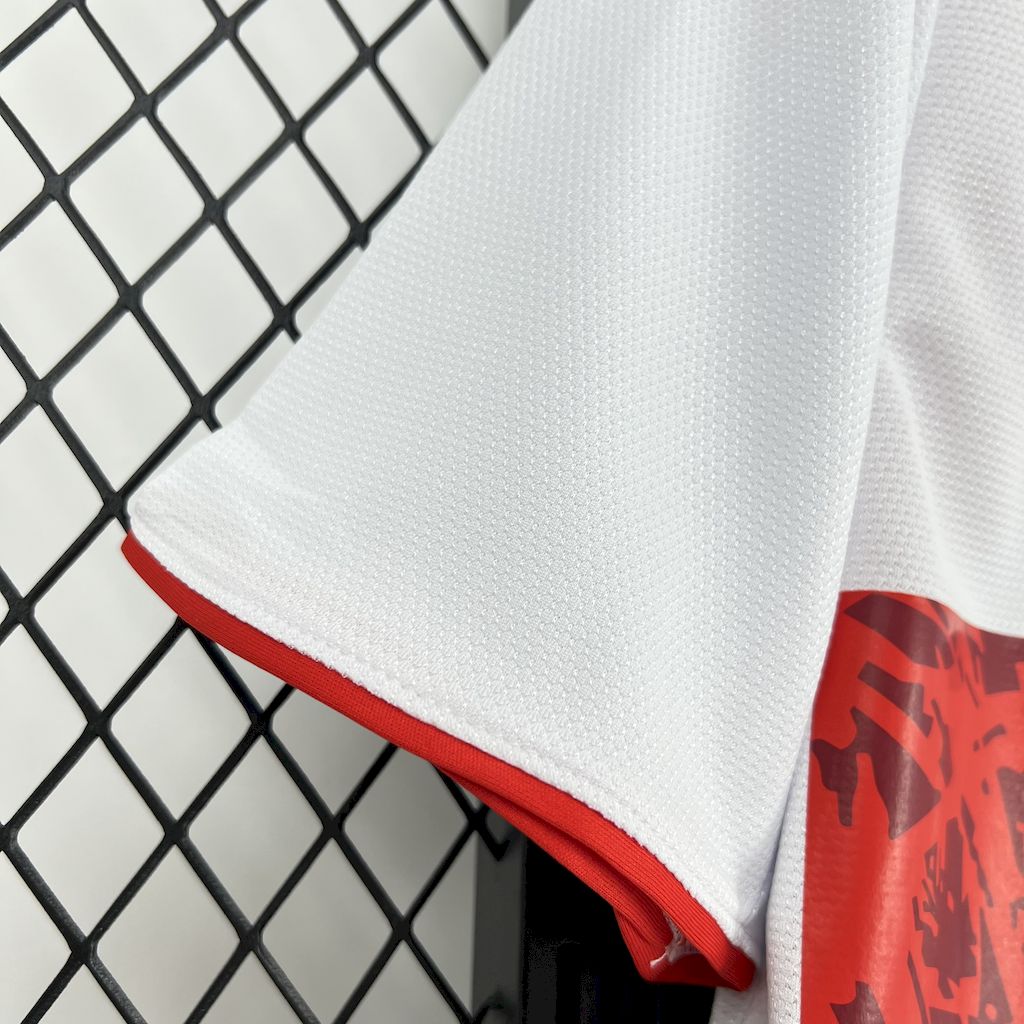 Camisa Stuttgart Home 06/07 - Versão (Retrô)