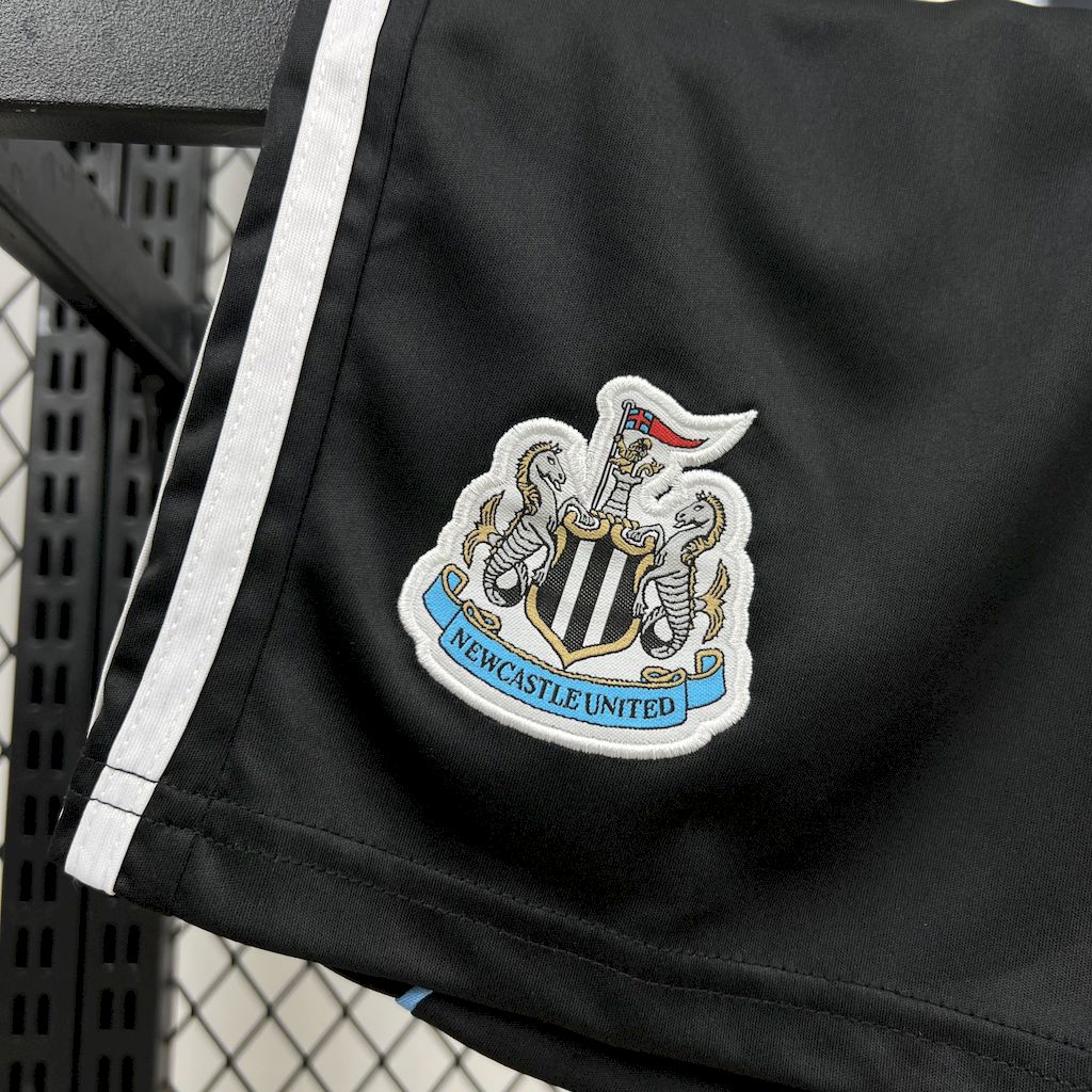 Kit Infantil NewCastle Home 24/25