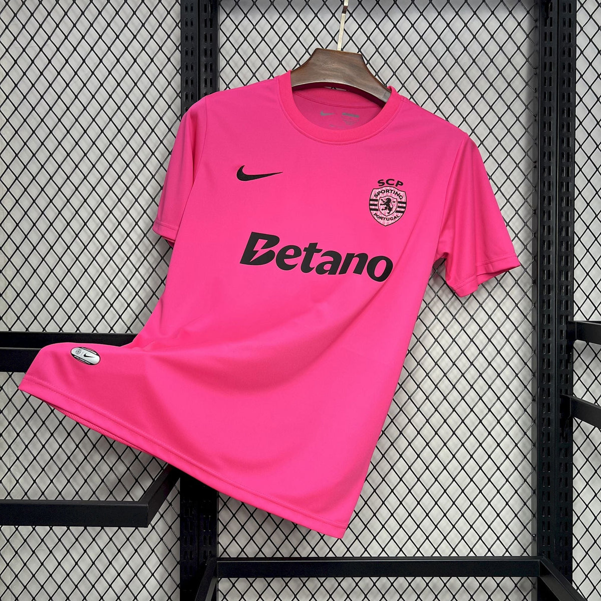 Camisa Sporting Outubro Rosa 24/25 - Nike (Torcedor) Masculina