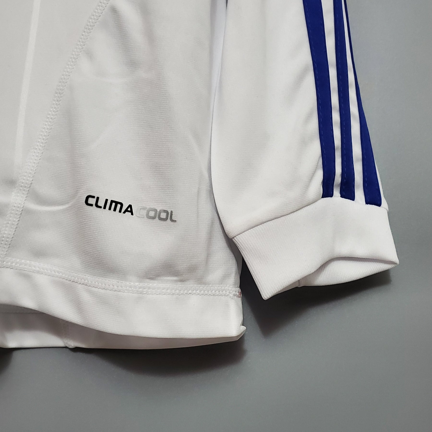 Camisa Real Madrid Titular 10/11 - Versão (Retrô) Manga Comprida