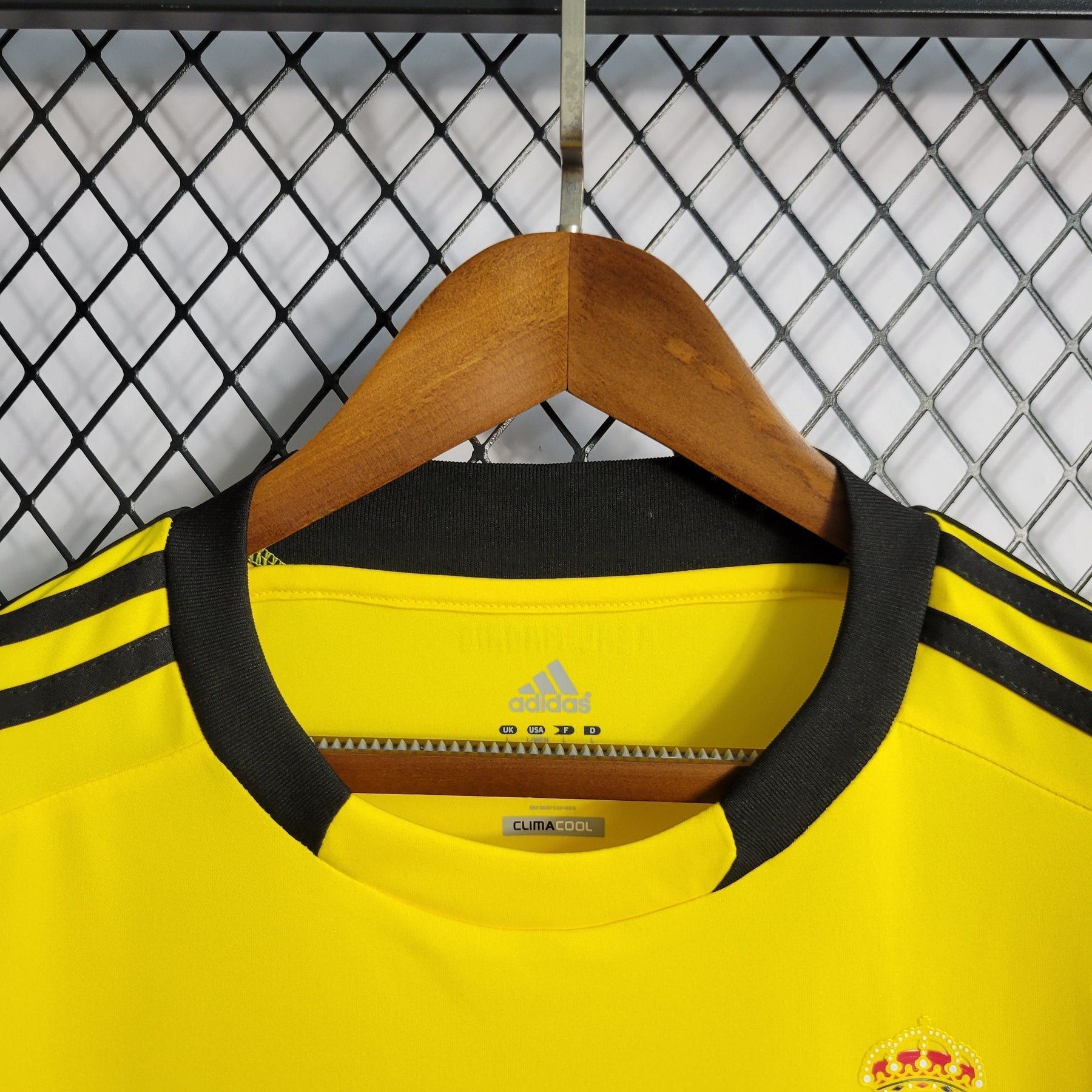 Camisa Real Madrid Goleiro Amarela 11/12 - Versão (Retrô)