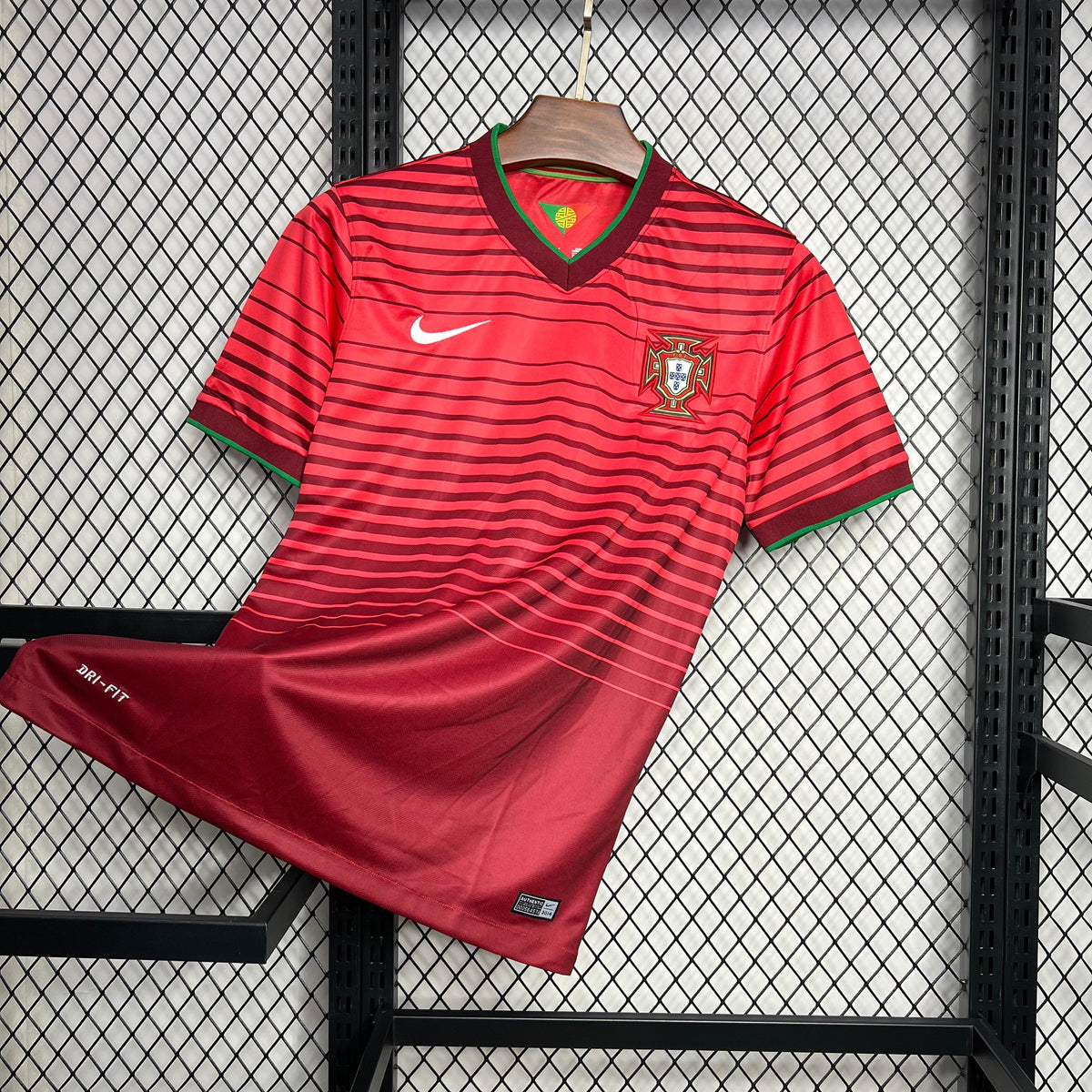 Camisa Portugal Home 2014 - Versão (Retrô)