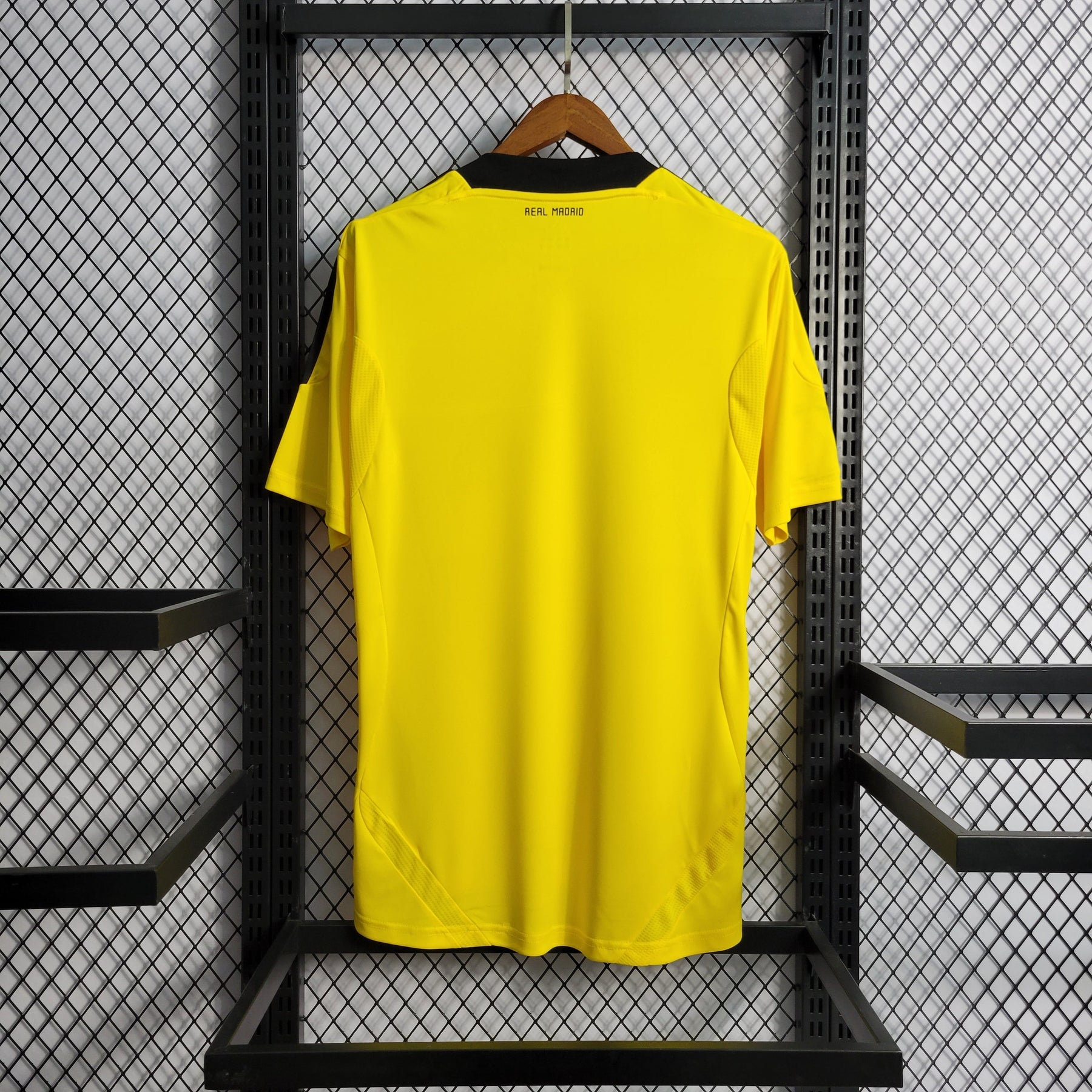 Camisa Real Madrid Goleiro Amarela 11/12 - Versão (Retrô)