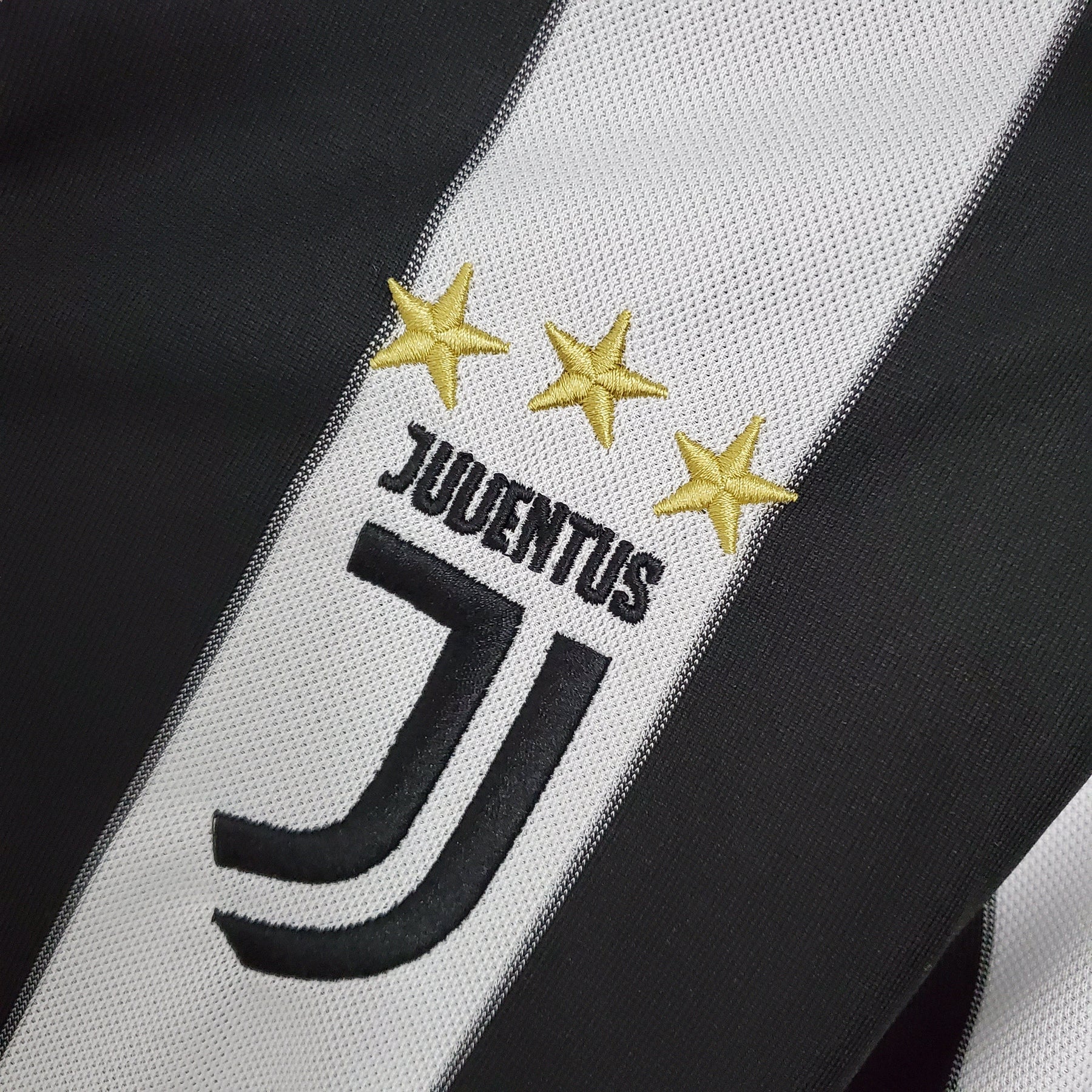 Camisa Juventus Titular 17/18 - Versão (Retrô)