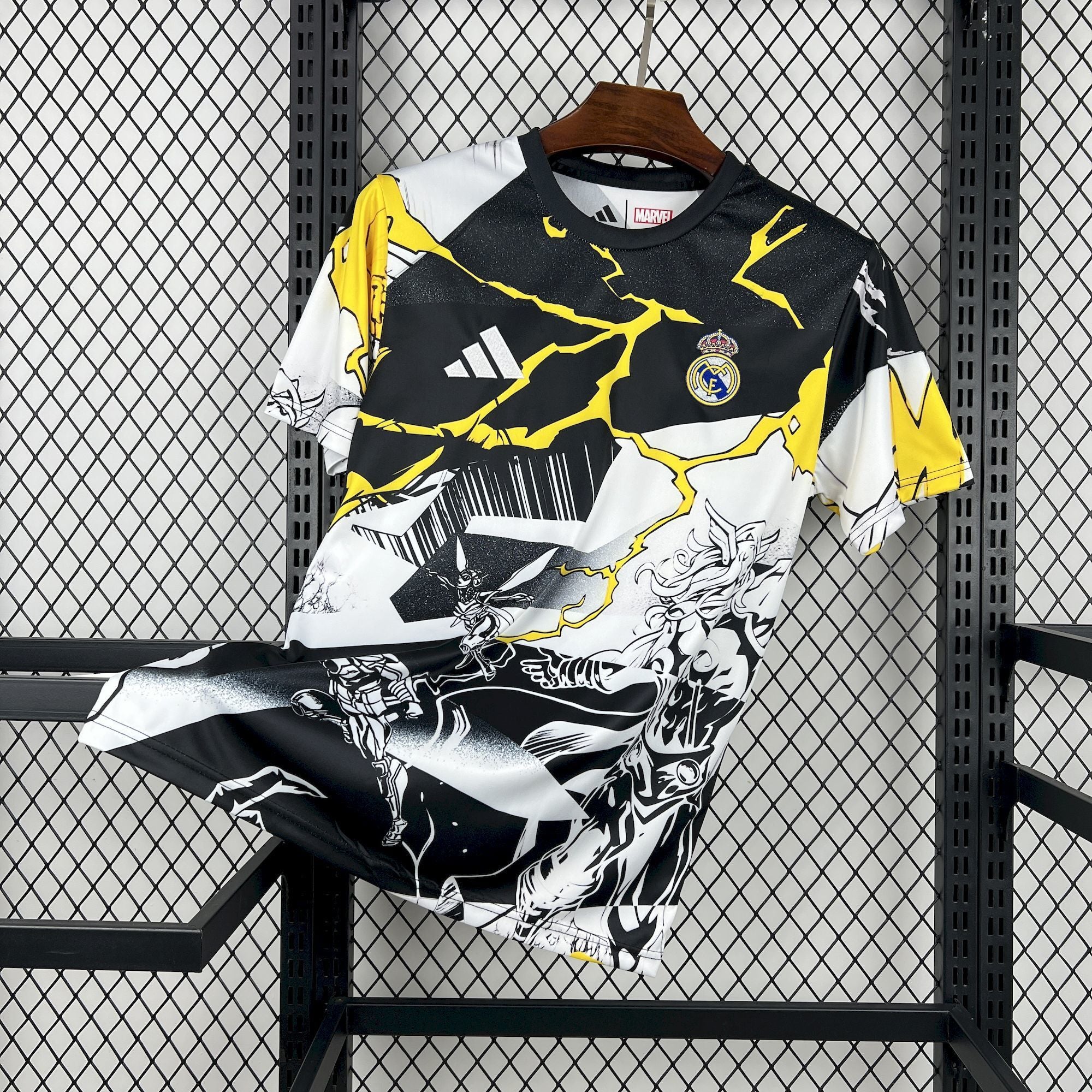 Camisa Real Madrid 25/26 Pré-Jogo (Marvel) - (Torcedor)