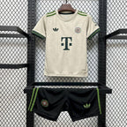 Kit Infantil Bayern de Munique 25/26 Oktoberfest