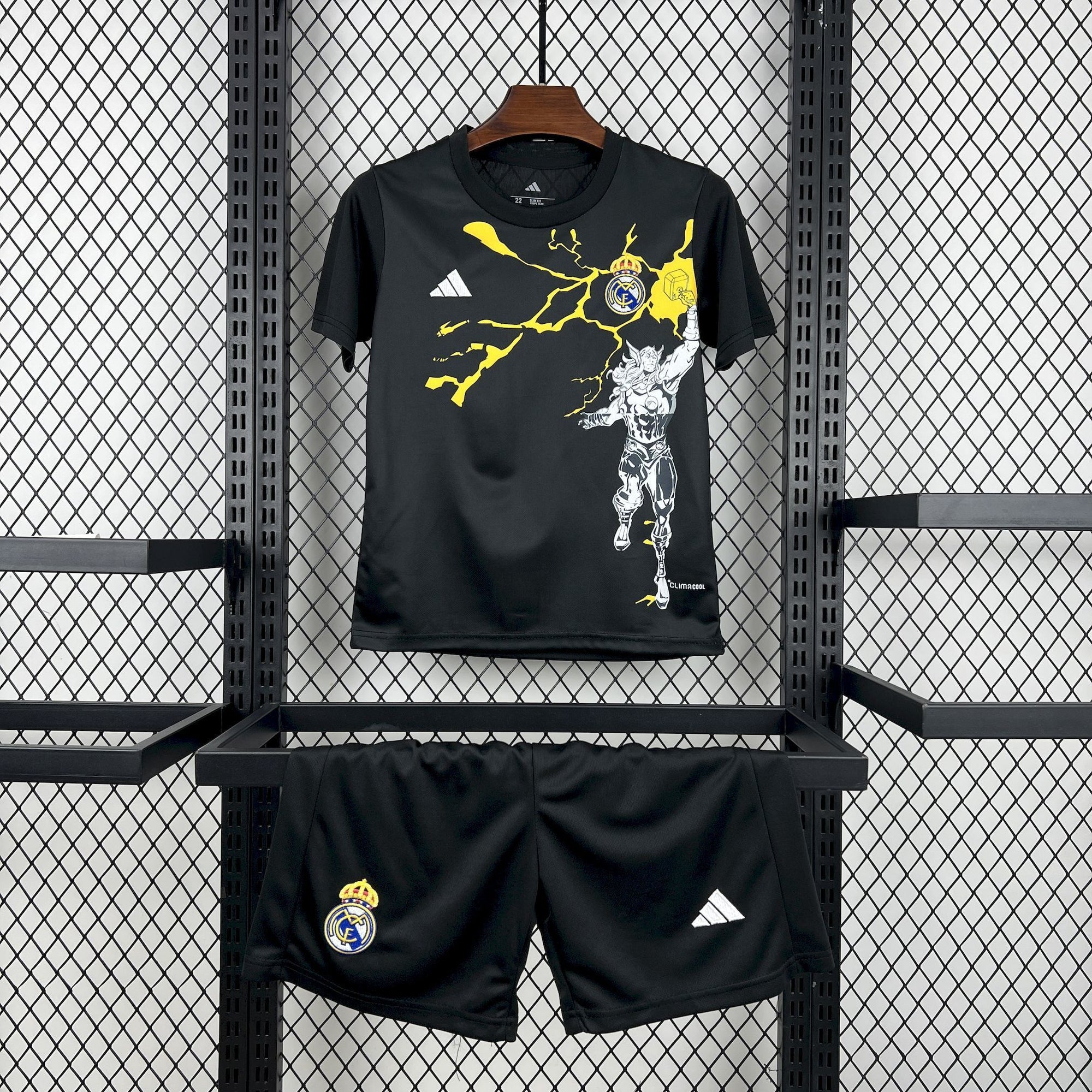 Kit Infantil Real Madrid 25/26 Travel (Marvel)