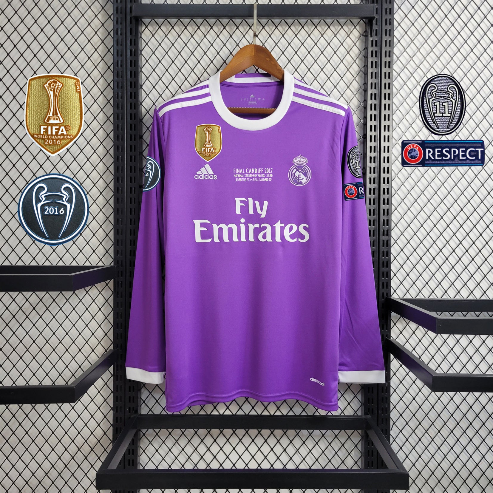 Camisa Real Madrid 16/17 Away (Final Champions League) (Todos os Patches) - (Retrô) Manga Longa