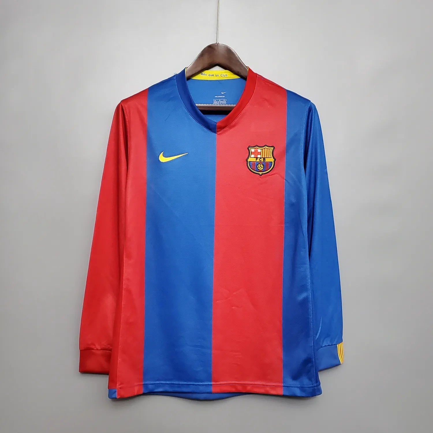 Camisa Barcelona 06/07 Home (Sem Patrocínio) - (Retrô) Manga Longa