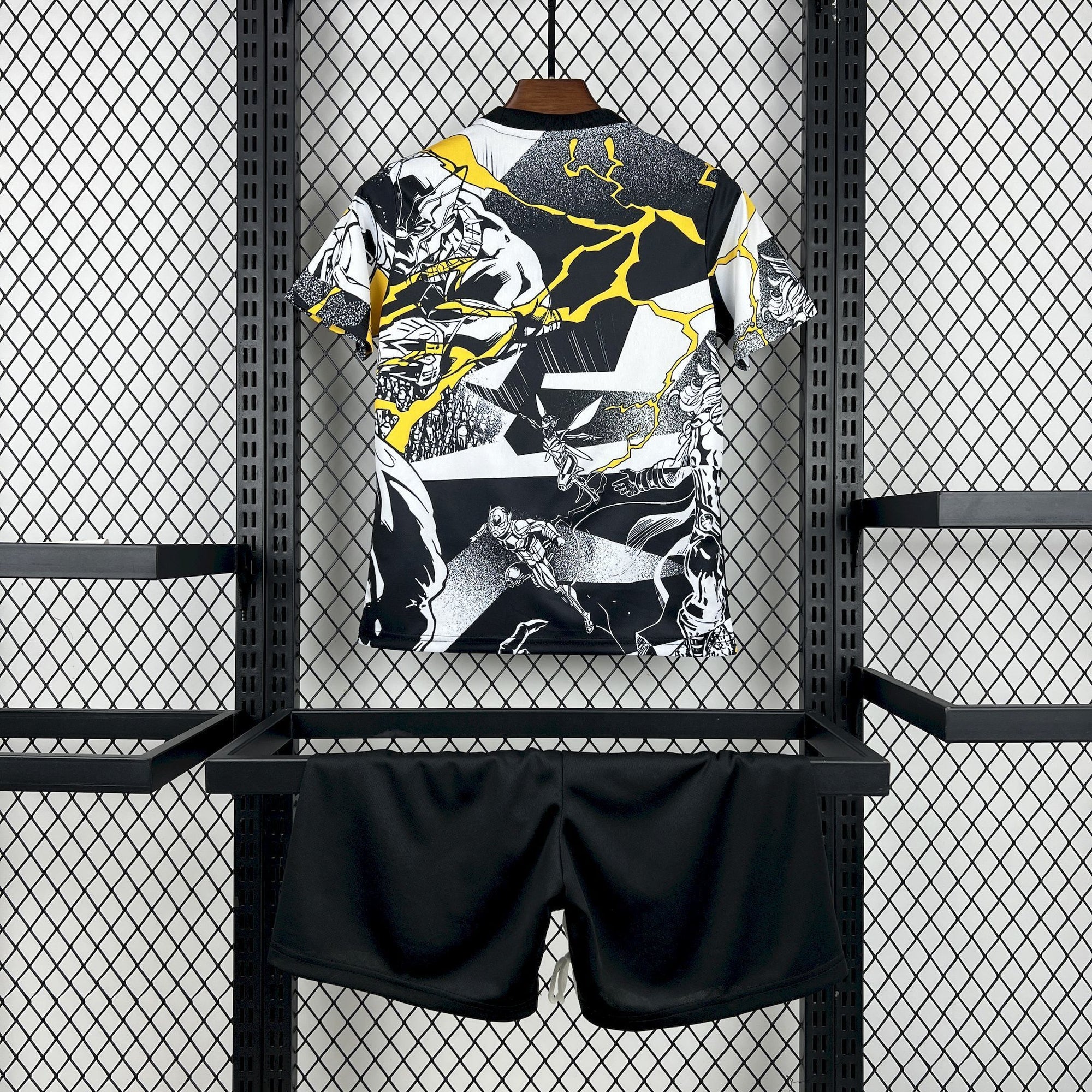 Kit Infantil Real Madrid 25/26 Pré-Jogo (Marvel)