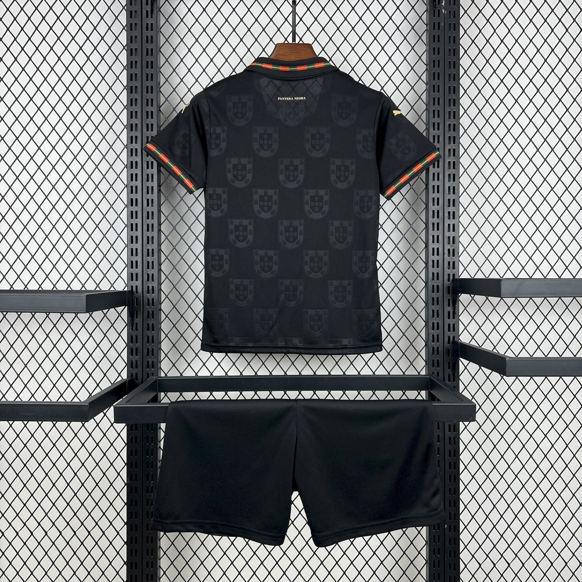 Kit Infantil Portugal 2026 Pantera Negra
