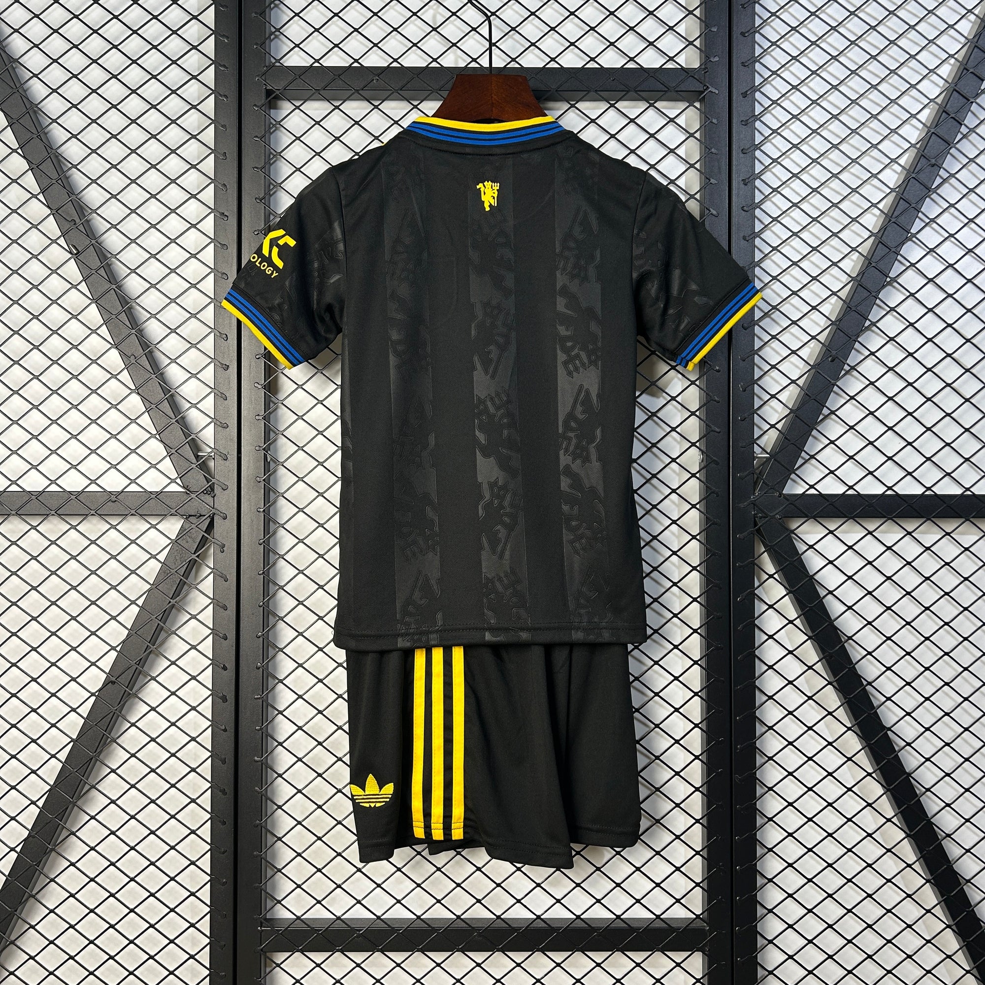 Kit Infantil Manchester United 25/26 Third
