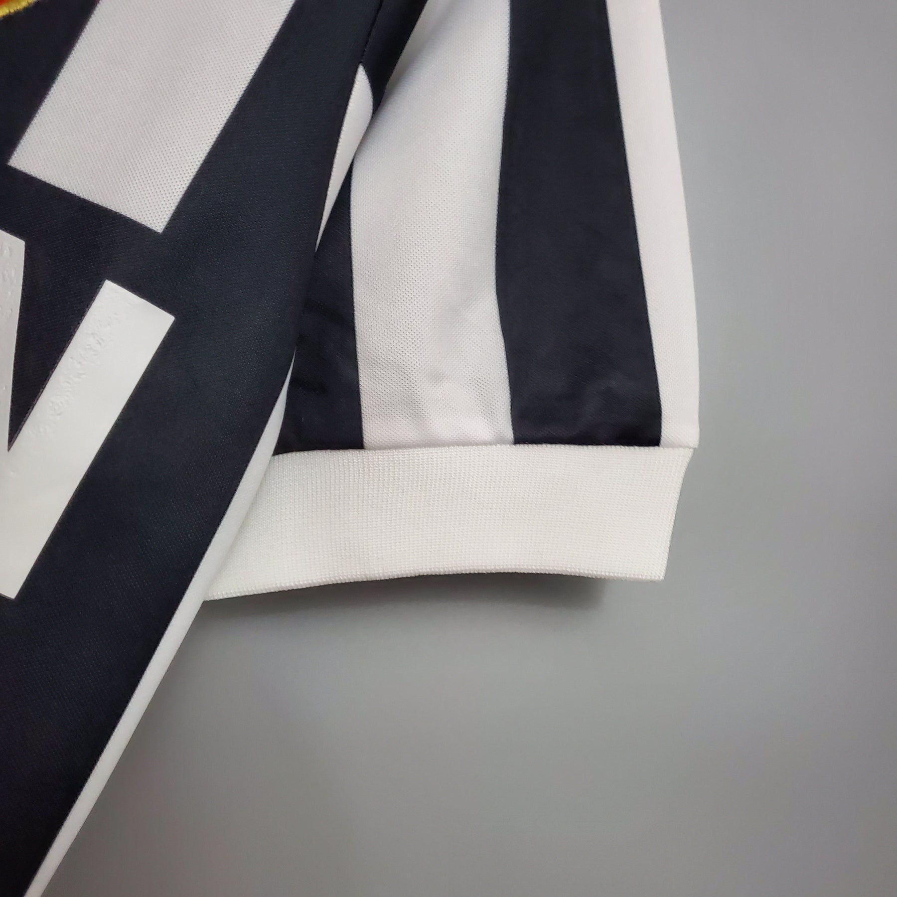 Camisa Juventus Titular 84/85 - Versão (Retrô)