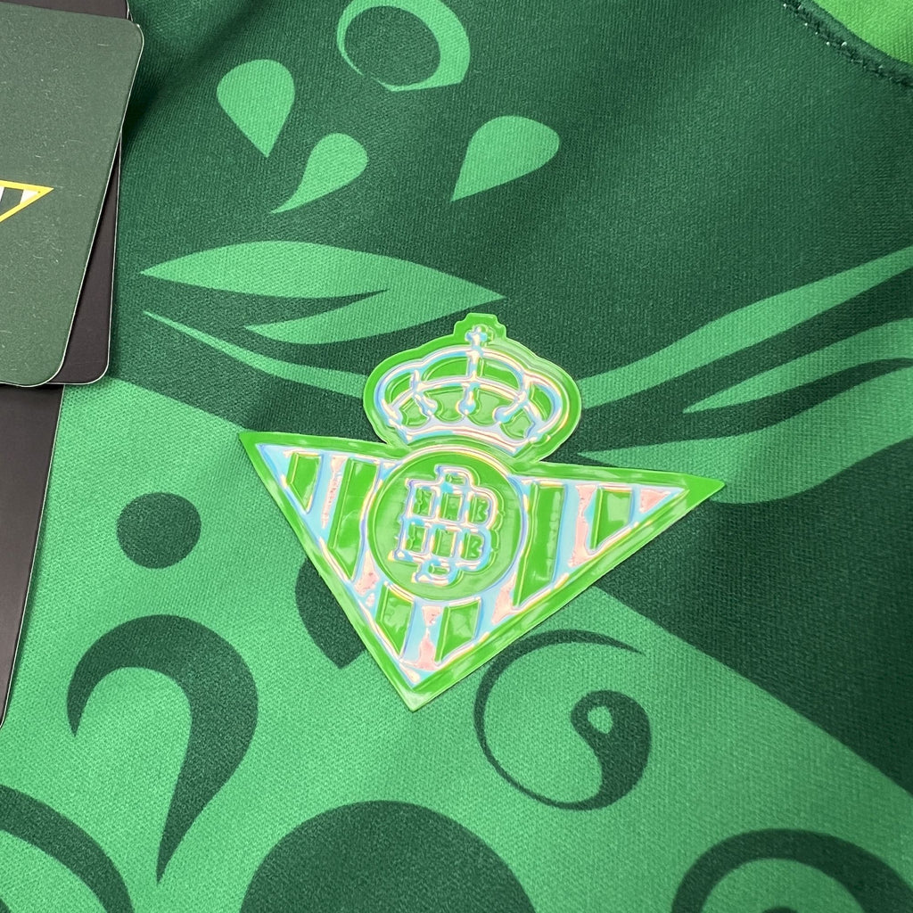 Camisa Real Betis 25/26 Pré-Jogo (Día de los Muertos) - (Torcedor) Manga Longa