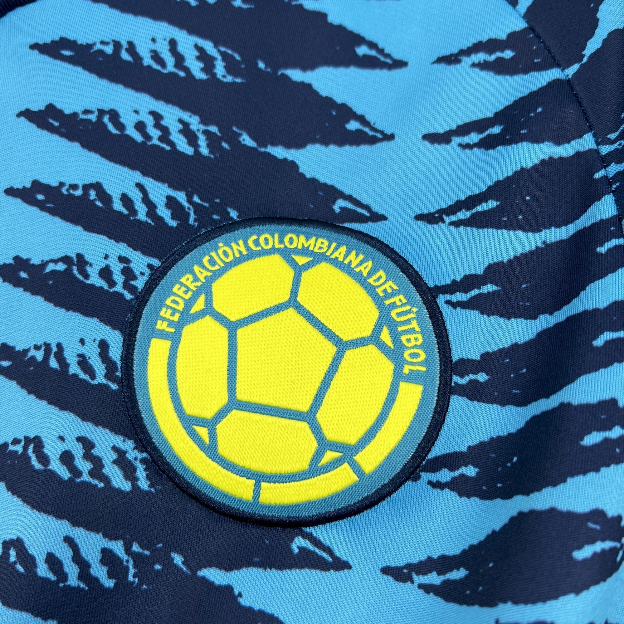 Camisa Colômbia 2026 Away - (Com Patchs) (Torcedor)