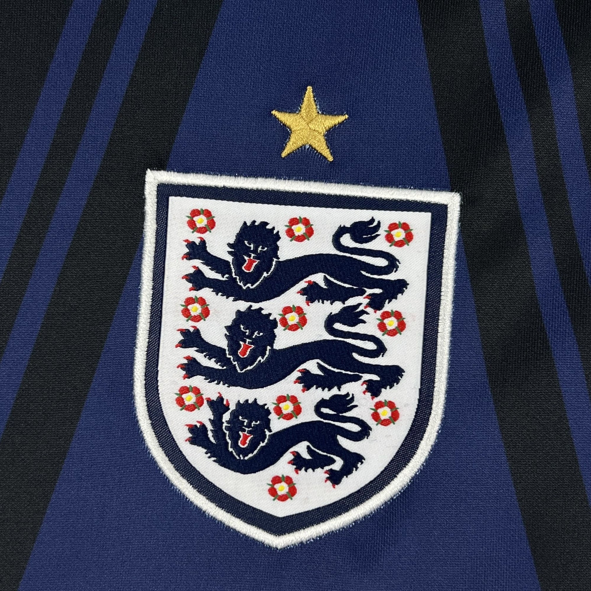 Camisa Inglaterra 2026 Goleiro Hollywood - (Torcedor) Manga Longa