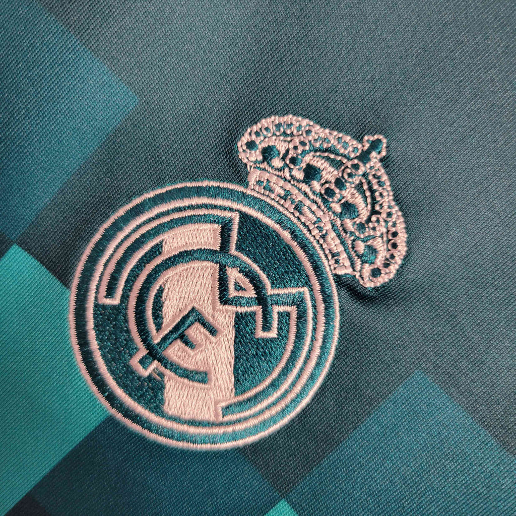 Camisa Real Madrid 17/18 Third (Todos os Patches) - (Retrô) Manga Longa