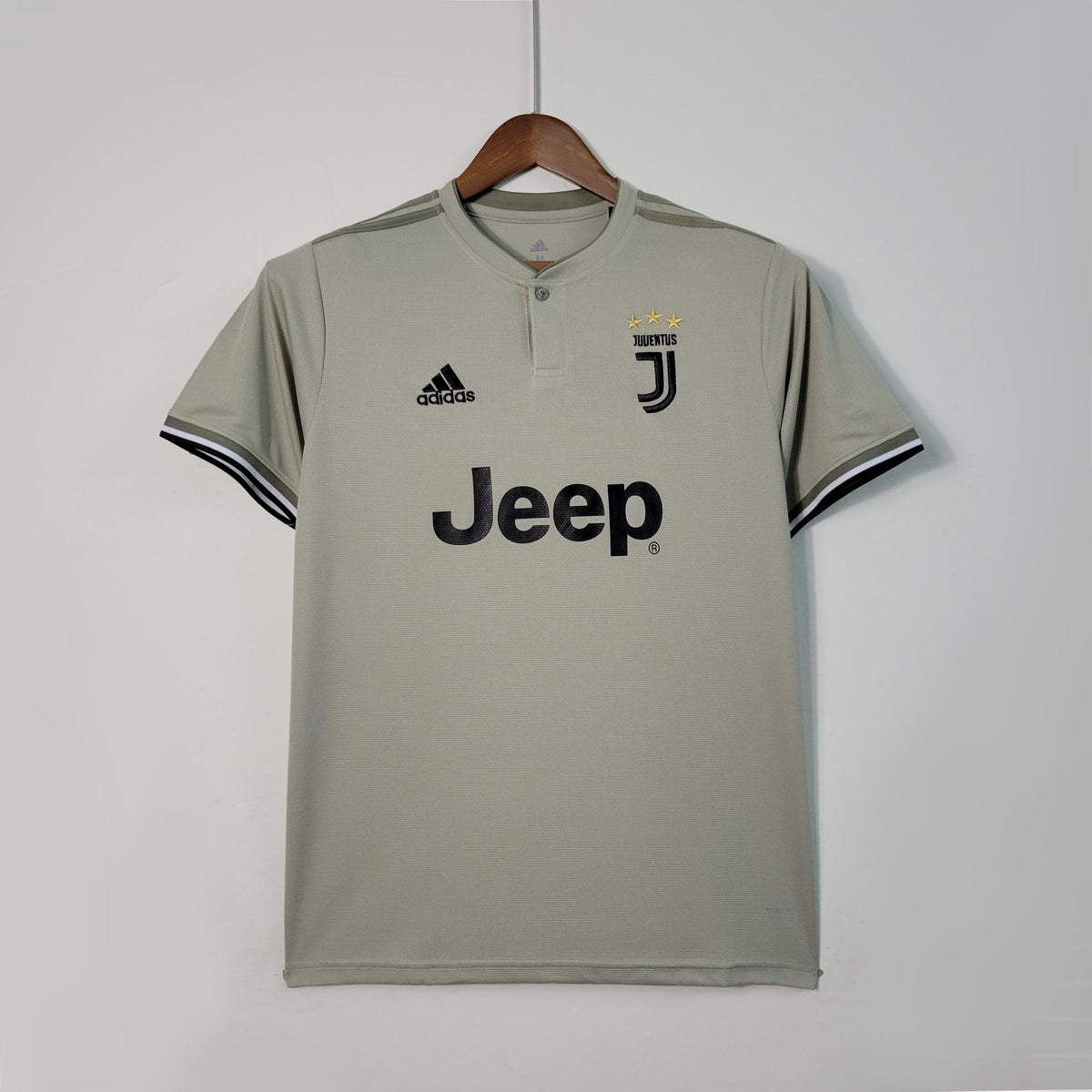 Camisa Juventus Reserva 18/19 - Versão (Retrô)