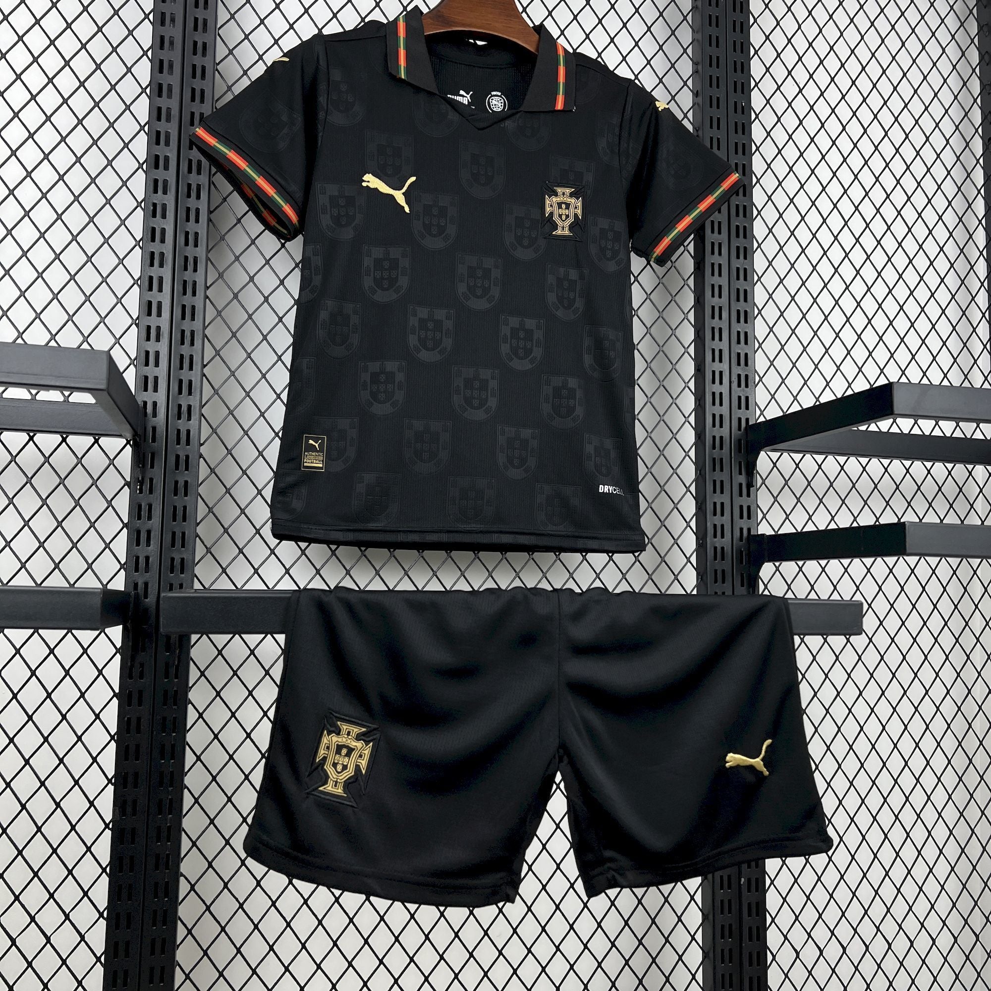 Kit Infantil Portugal 2026 Pantera Negra