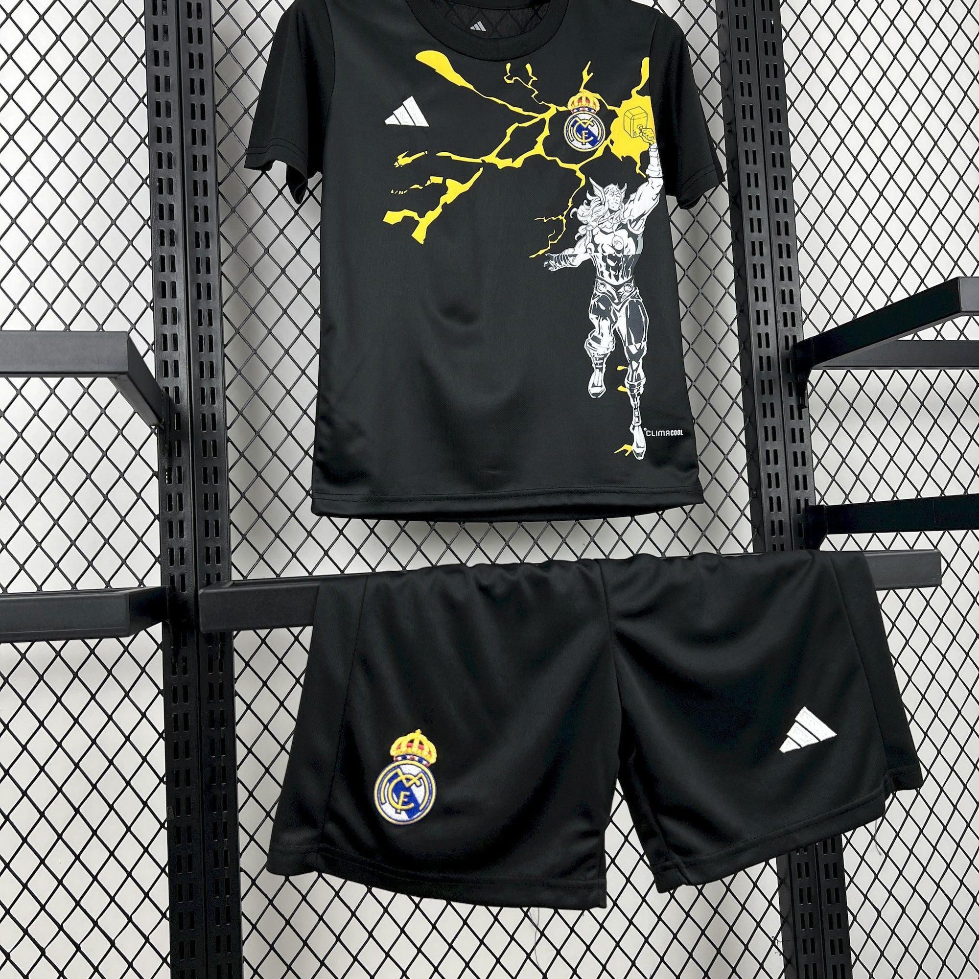 Kit Infantil Real Madrid 25/26 Travel (Marvel)