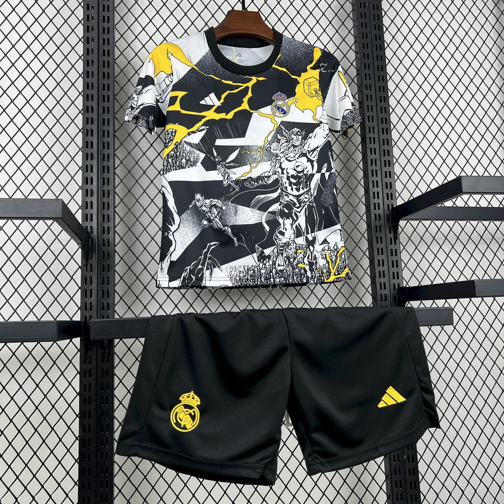Kit Infantil Real Madrid 25/26 Pré-Jogo (Marvel)