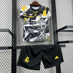 Kit Infantil Real Madrid 25/26 Pré-Jogo (Marvel)