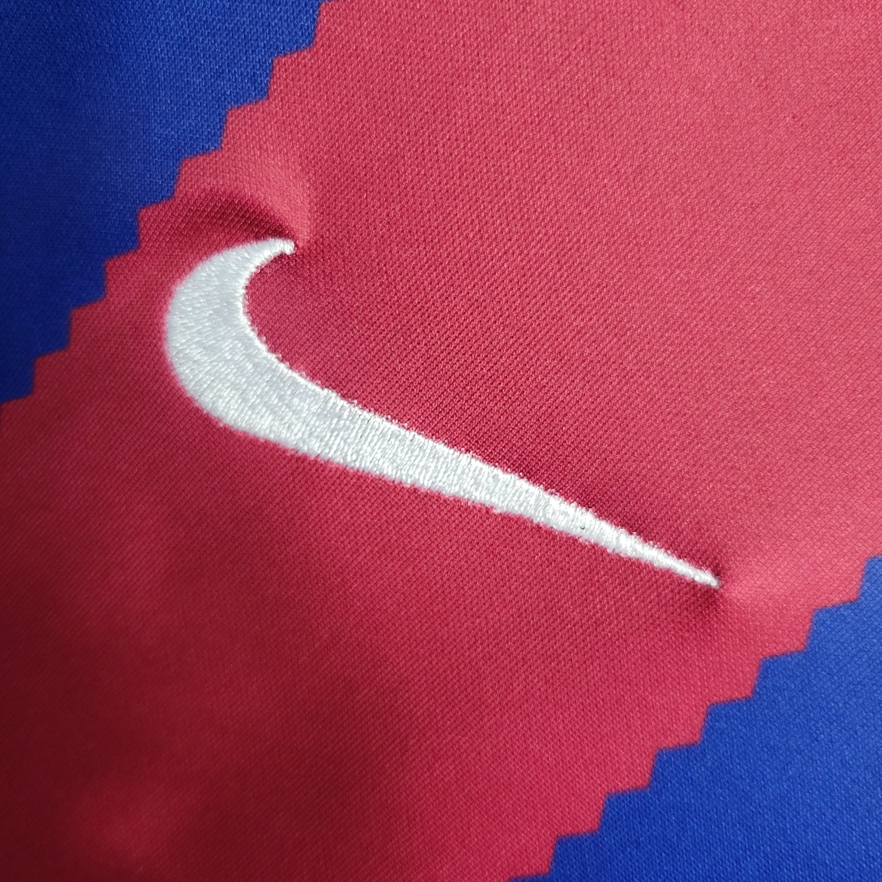 Camisa Barcelona Home 23/24 - Nike (Feminina)