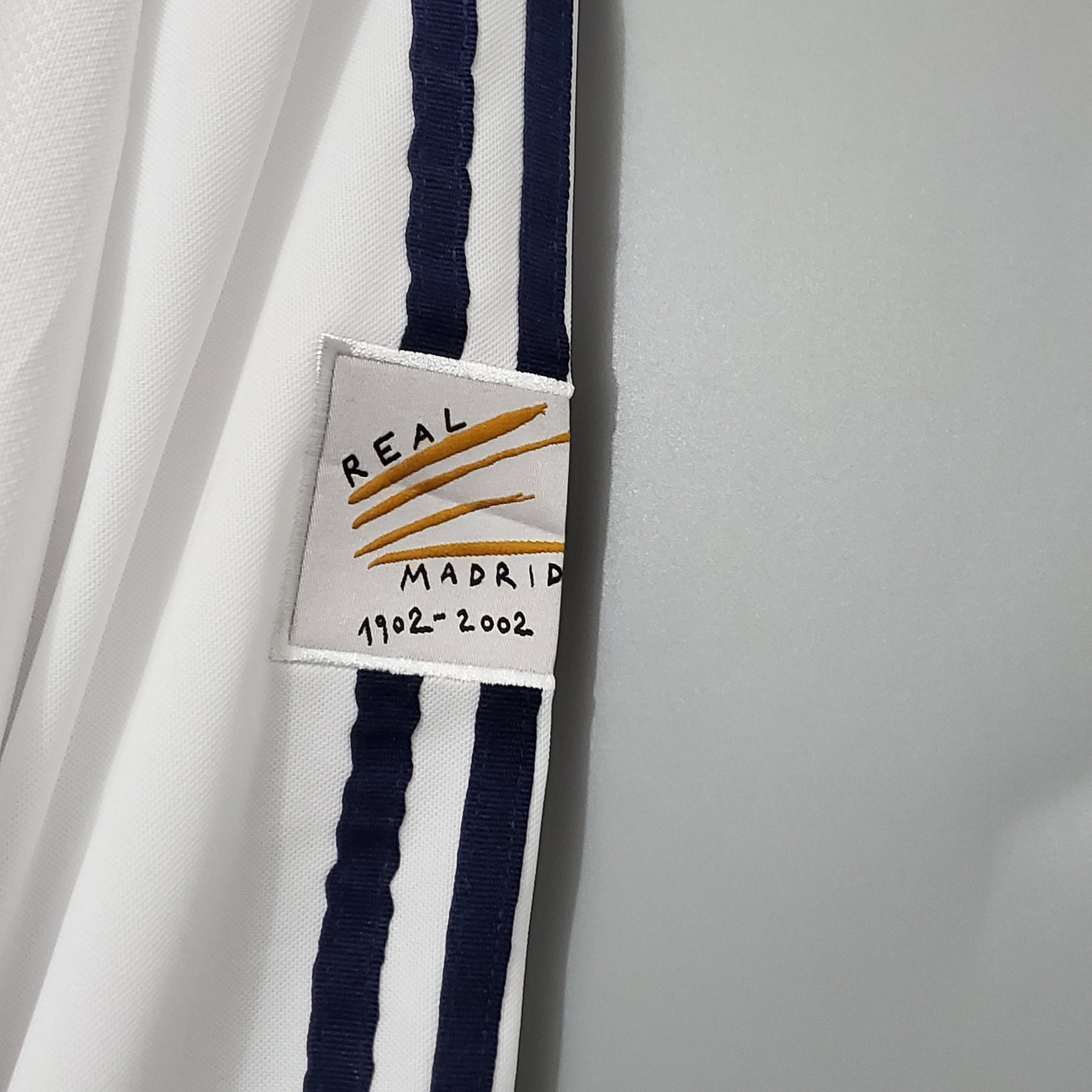 Camisa Real Madrid Titular 2002 - Versão (Retrô) Manga Comprida