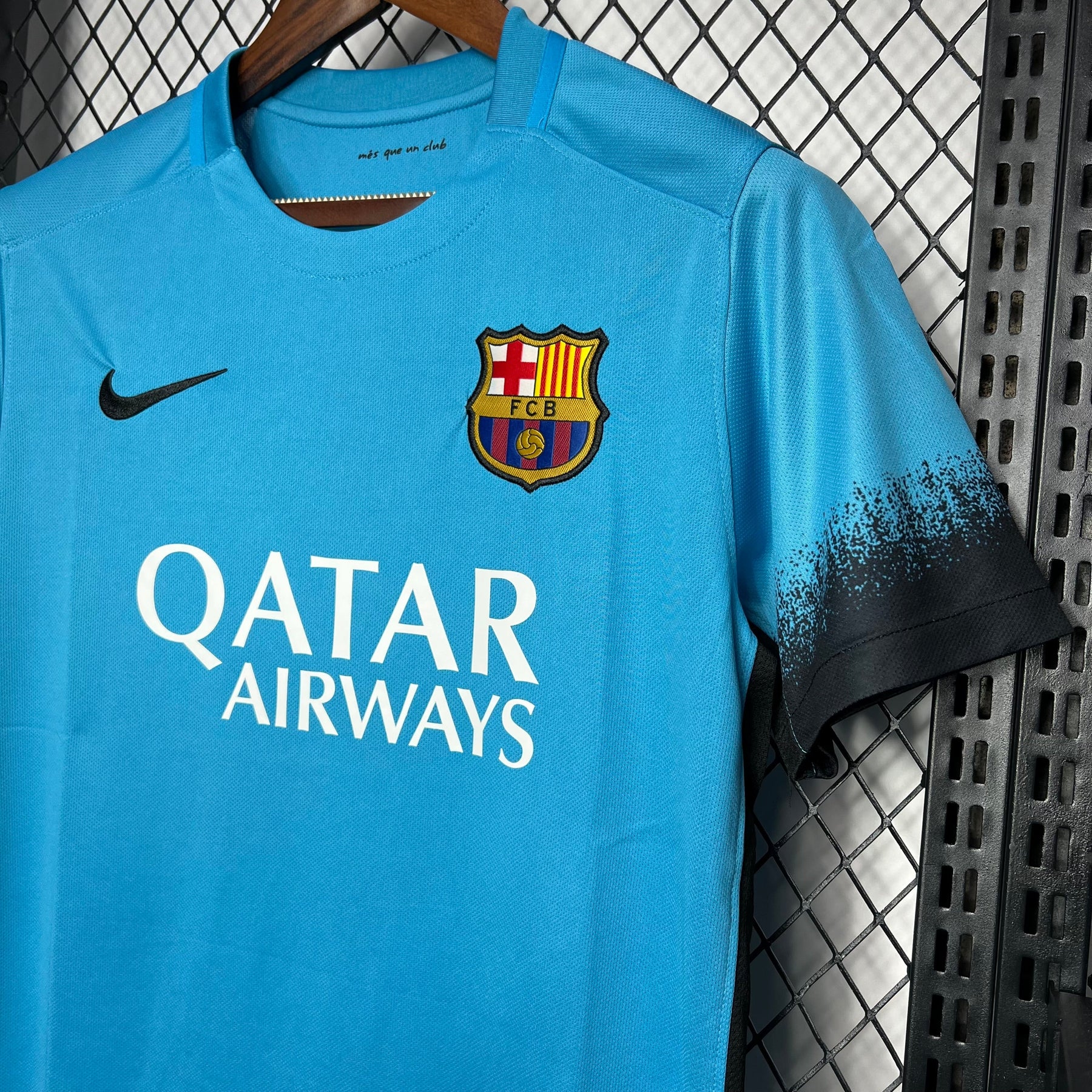 Camisa Barcelona lll 15/16 - Versão (Retrô)
