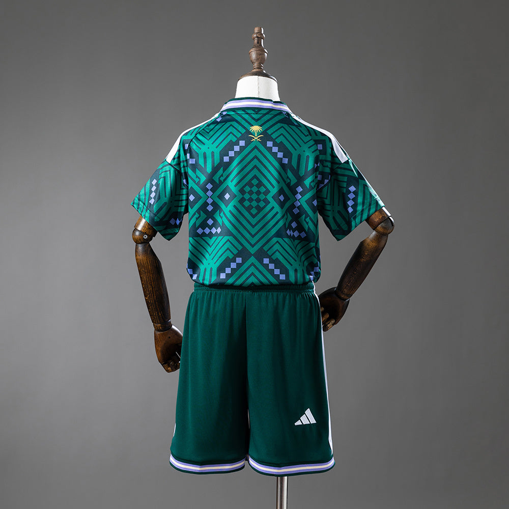Kit Infantil Arábia Saudita 2026 Home