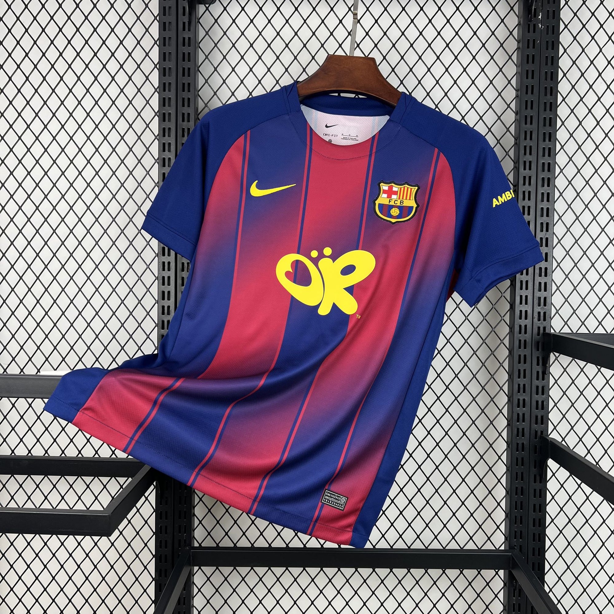 Camisa Barcelona 25/26 Home (Olivia Rodrigo) - (Torcedor)