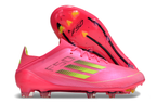 Chuteira Adidas F50 FG (Rosa)