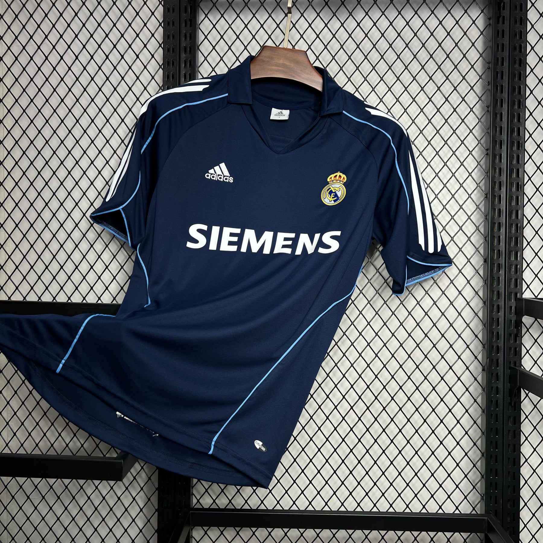 Camisa Real Madrid Reserva 05/06 - Versão (Retrô)