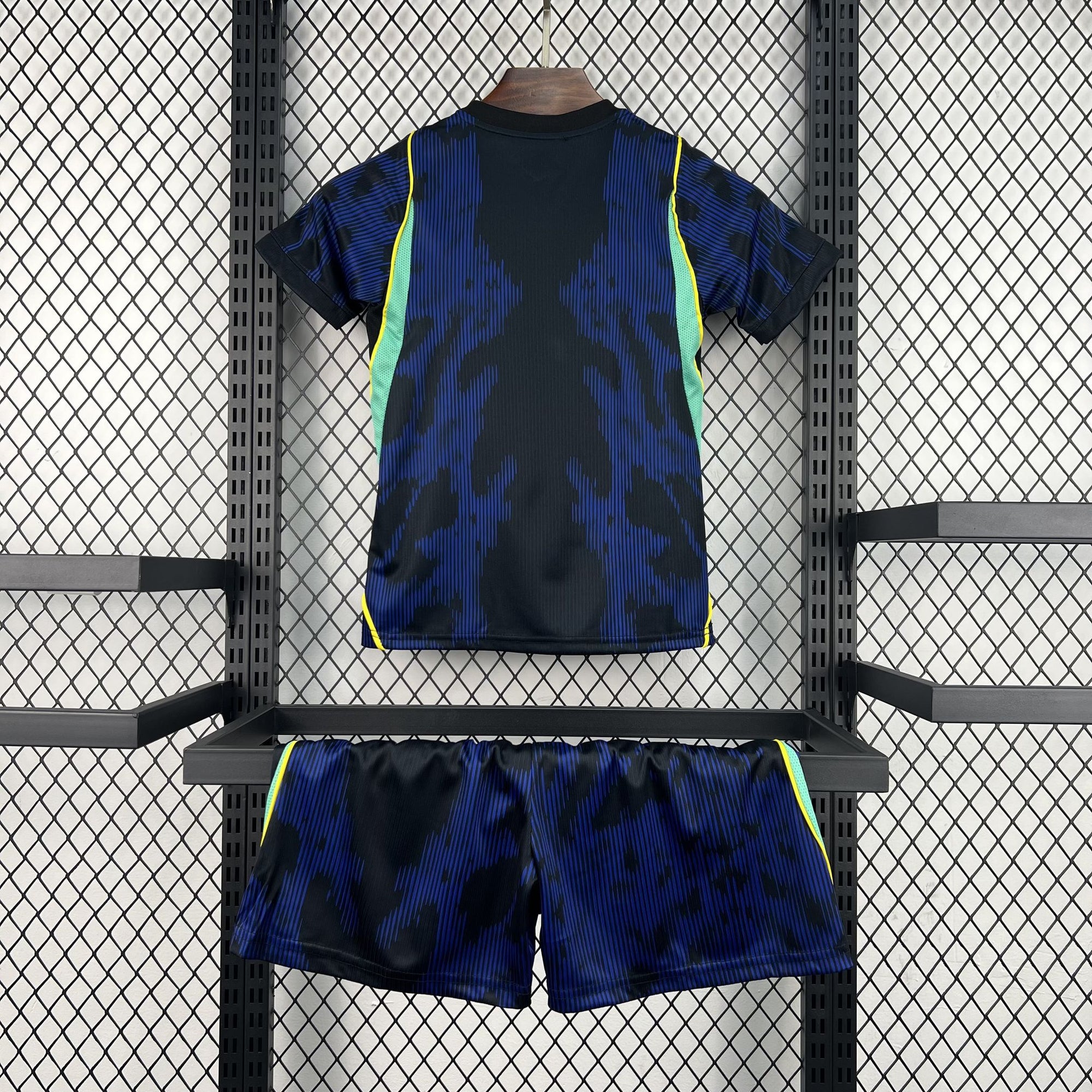Kit Infantil Brasil 2026 Away