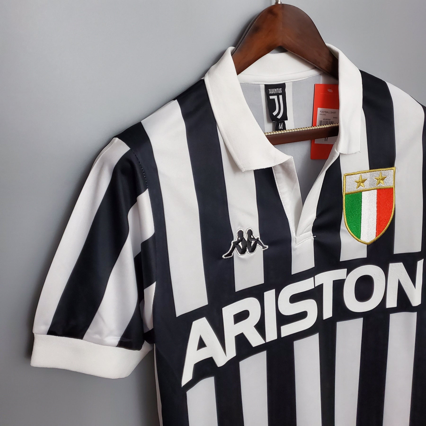 Camisa Juventus Titular 84/85 - Versão (Retrô)