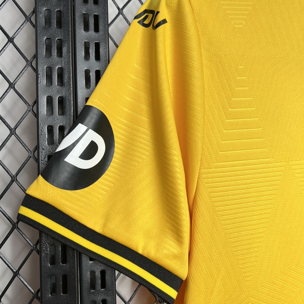 Camisa Wolverhampton Home 24/25 - Versão (Torcedor) Masculina