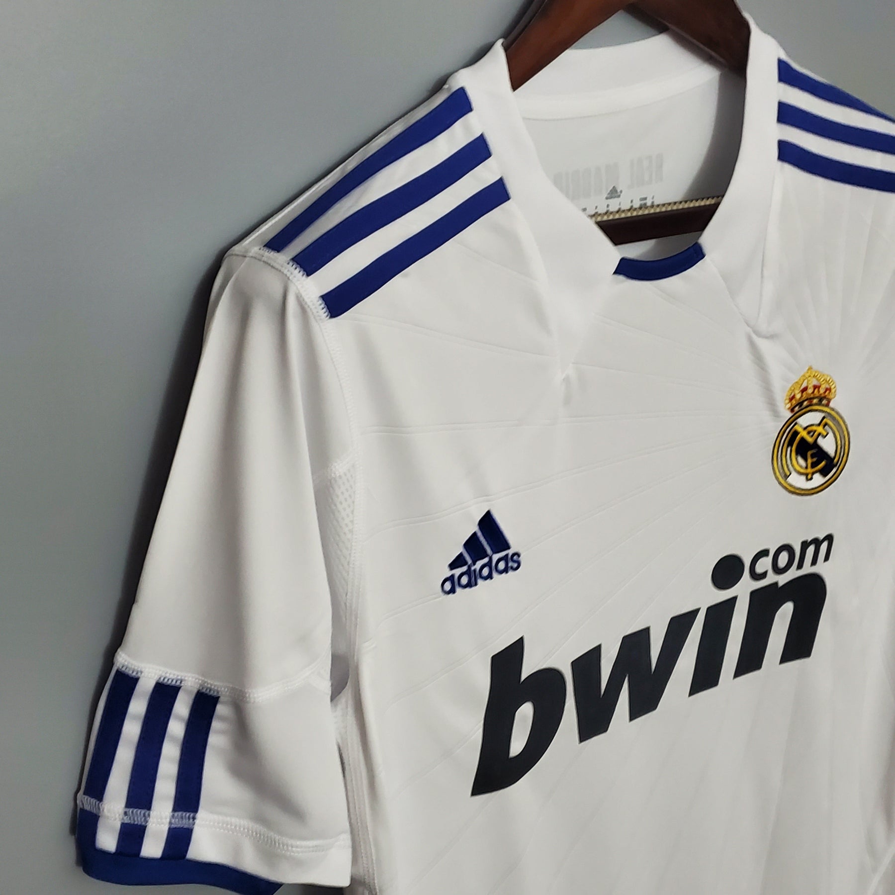 Camisa Real Madrid Titular 10/11 - Versão (Retrô)