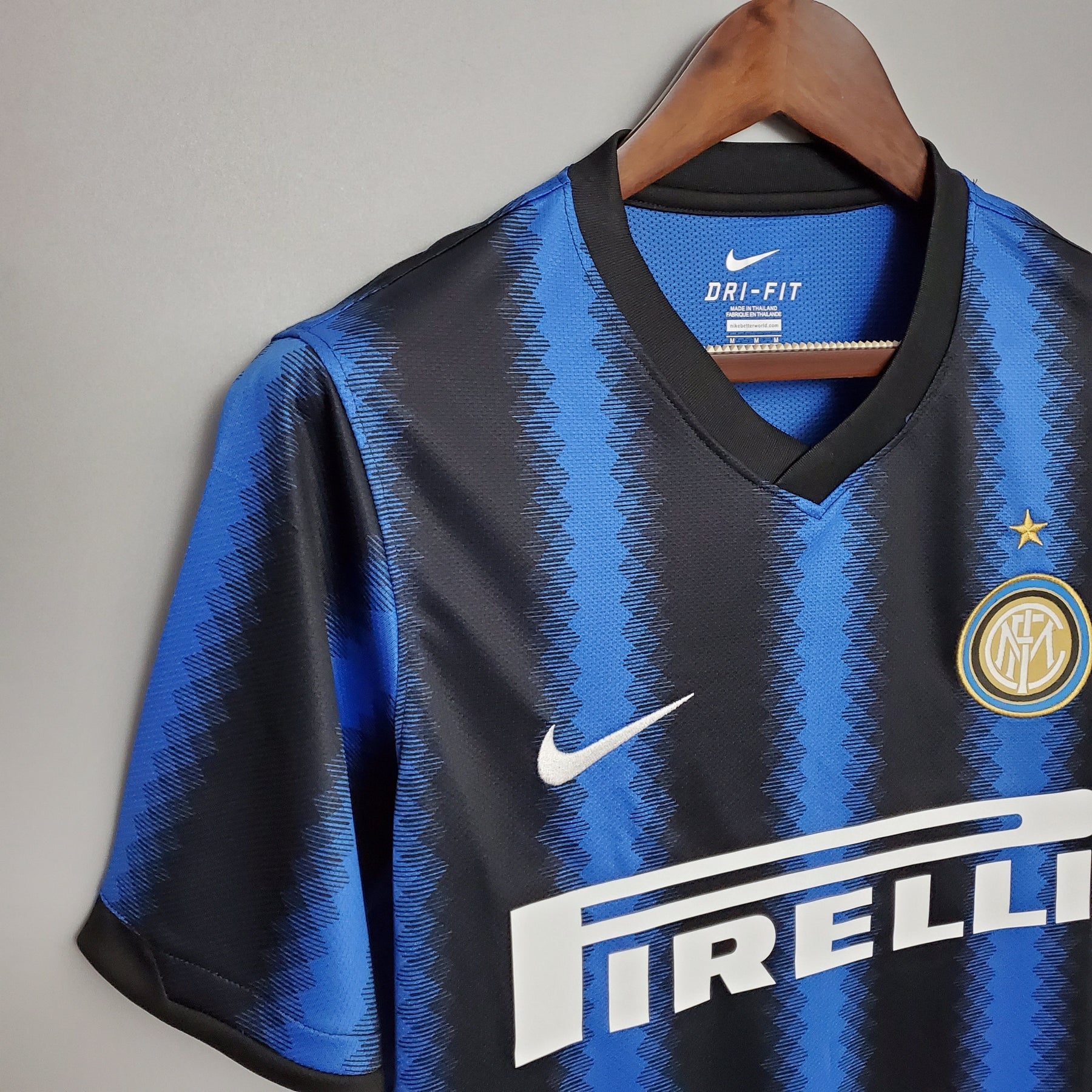 Camisa Inter de Milão Titular 10/11 - Versão (Retrô)