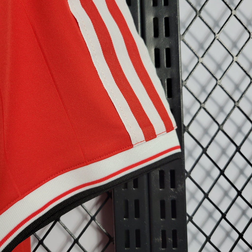 Camisa Manchester United Titular 1984 - Versão (Retrô)