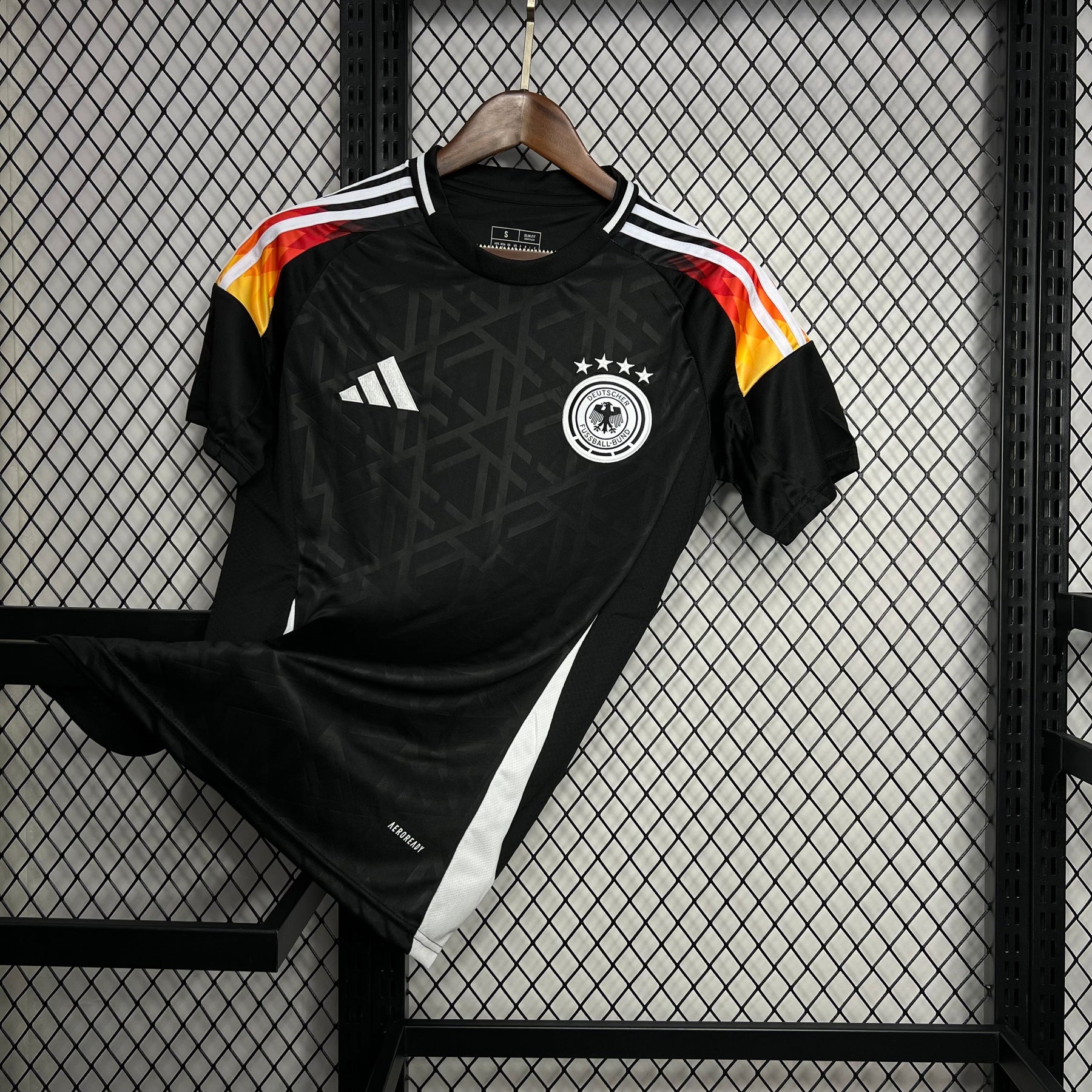 Camisa Alemanha Pré-Jogo 24/25 - Adidas (Torcedor) Masculina