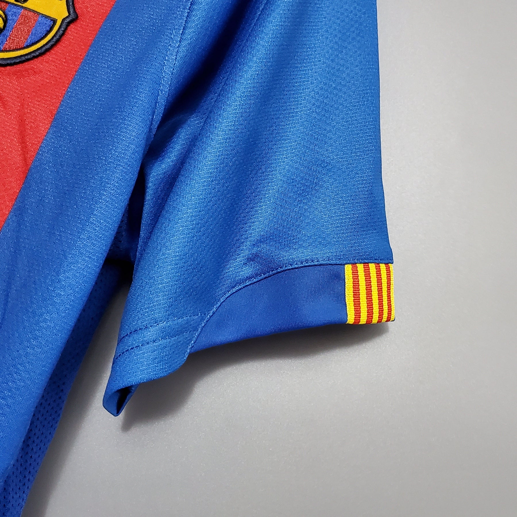 Camisa Barcelona Titular 06/07 - Versão (Retrô)